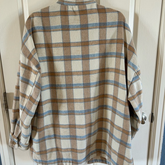 Shacket - Picture 4 of 4